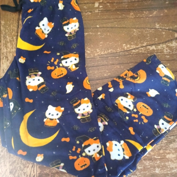 Hello kitty x Halloween 2024 Pajama Pants BNWT VHTF RARE - Picture 8 of 9
